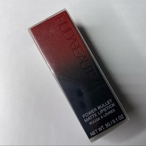 Huda Beauty power bullet